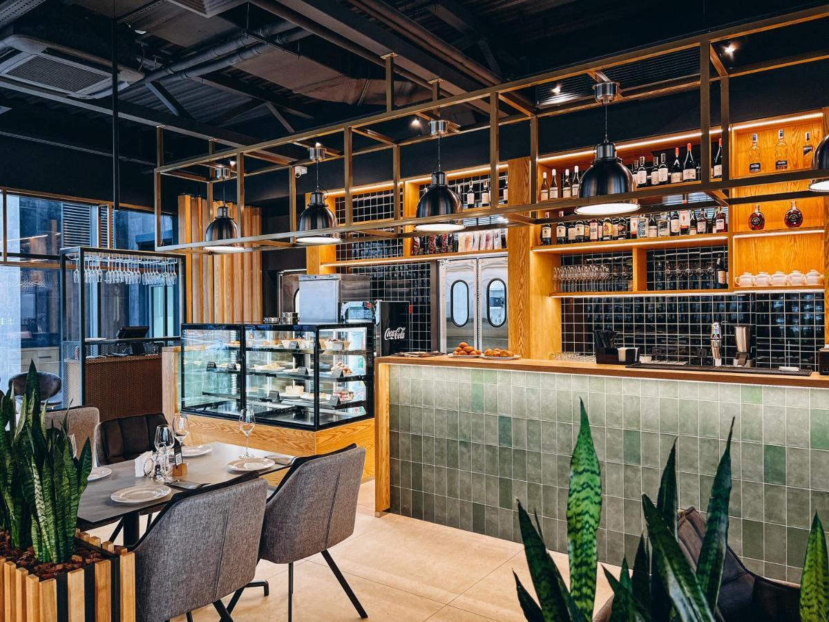 Favor Sport Hotel Kiev Ngoại thất bức ảnh