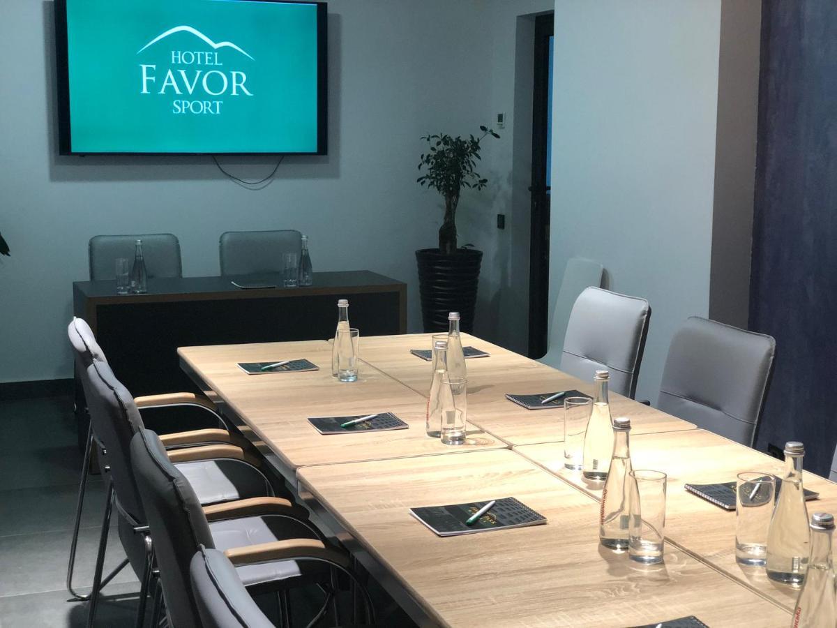 Favor Sport Hotel Kiev Ngoại thất bức ảnh